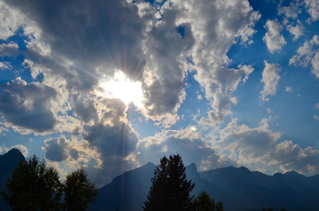 Sunset Resorts Canmore And Spa Extérieur photo