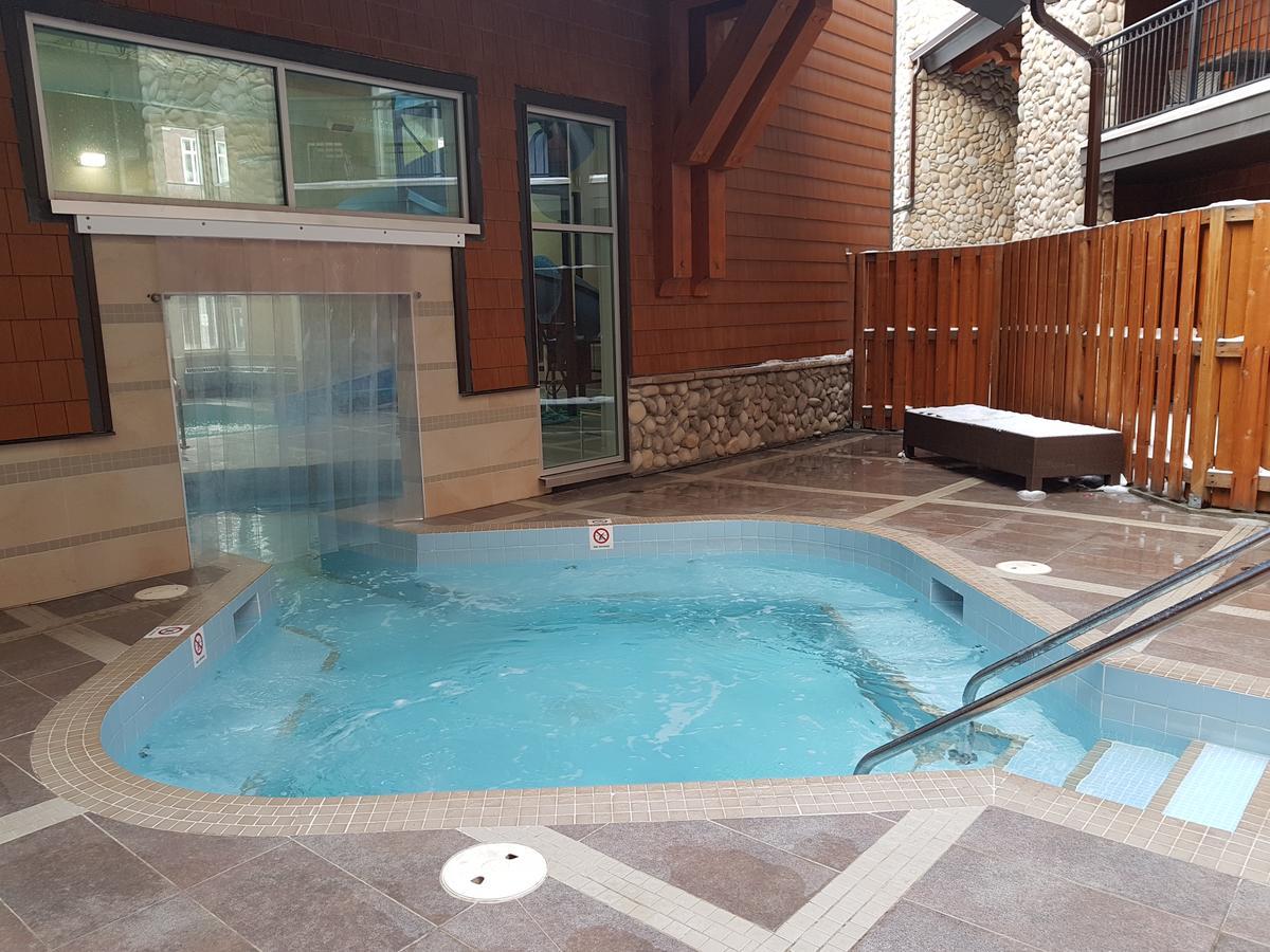 Sunset Resorts Canmore And Spa Extérieur photo
