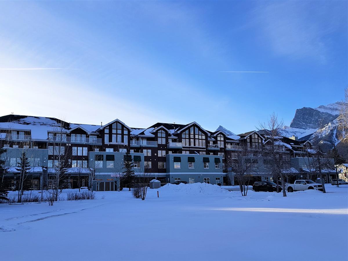 Sunset Resorts Canmore And Spa Extérieur photo