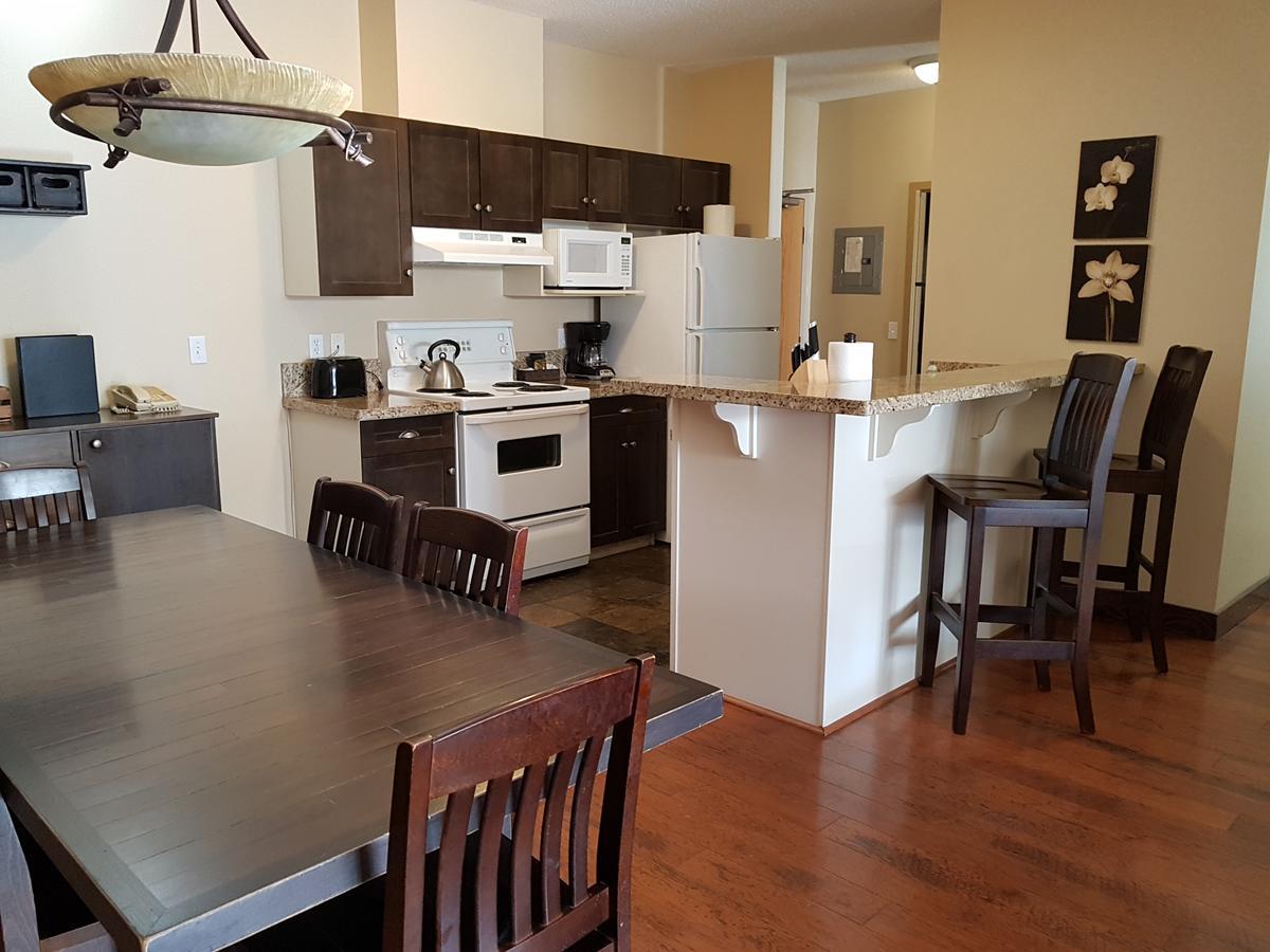 Sunset Resorts Canmore And Spa Extérieur photo