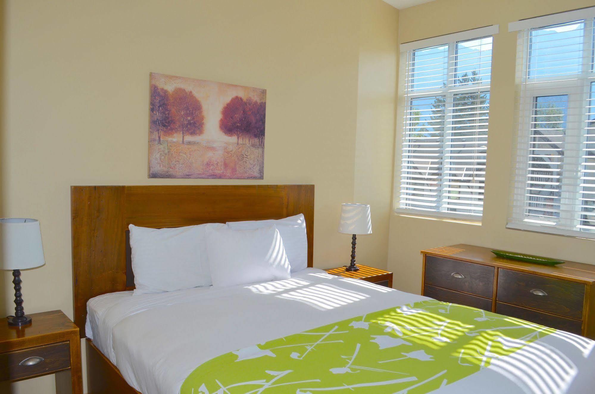 Sunset Resorts Canmore And Spa Extérieur photo